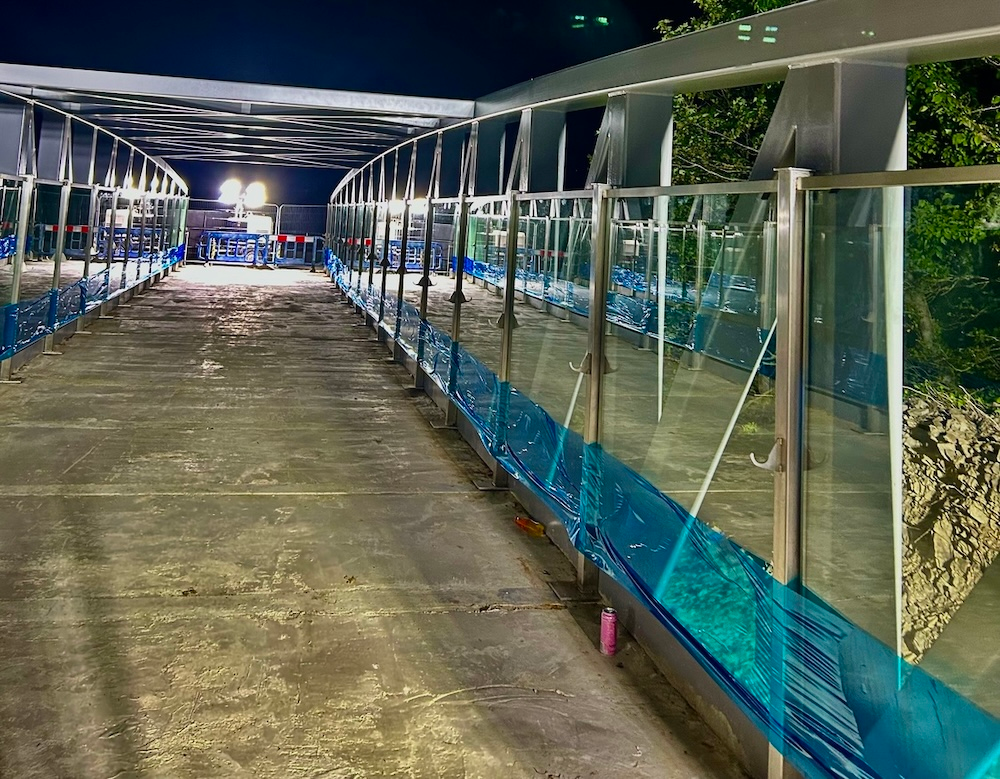 Commercial glass steel balustrade public bridges structural glass ...